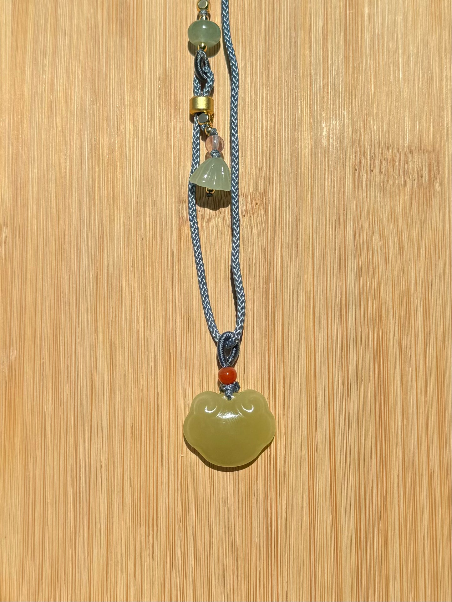 Ruyi lock/“as one wishes lock" Natural Hetian jade pendant necklace