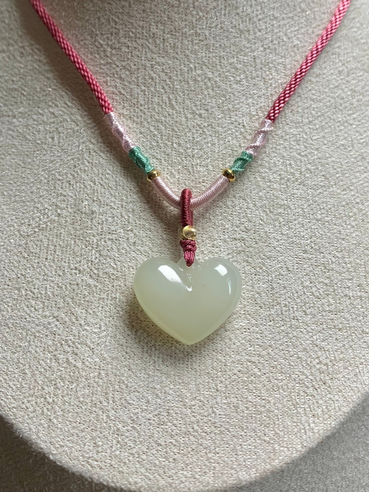 natural jade heart shape pendant