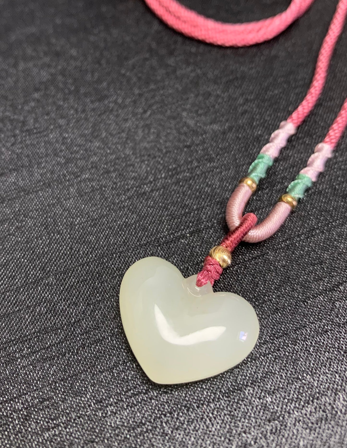 natural jade heart shape pendant